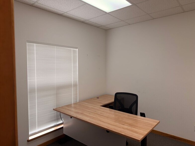 More Photos Of 1933 Central Ave, Mckinleyville Office For Lease
