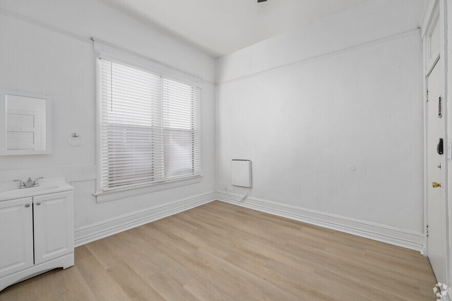 More Photos Of 3942 8th Ave, San Diego Apartments For Sale