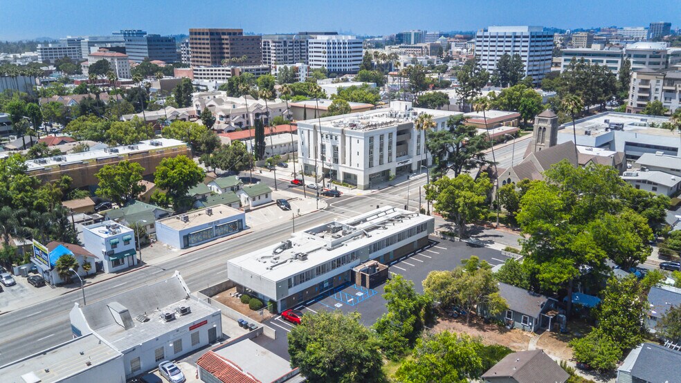 More Photos Of 1021 E Walnut St, Pasadena Medical For Lease