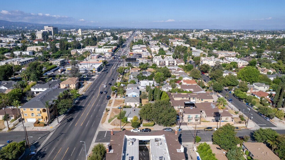 More Photos Of 14005 Victory Blvd, Van Nuys Multifamily For Sale