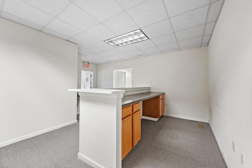 More Photos Of 225 E Pall Mall St, Winchester Flex For Sale