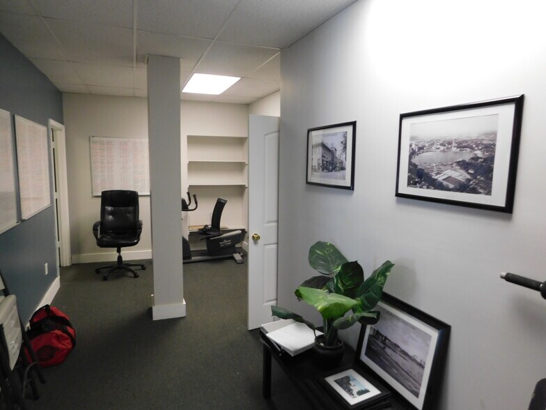 More Photos Of 120 E Pine St, Lakeland Office For Lease