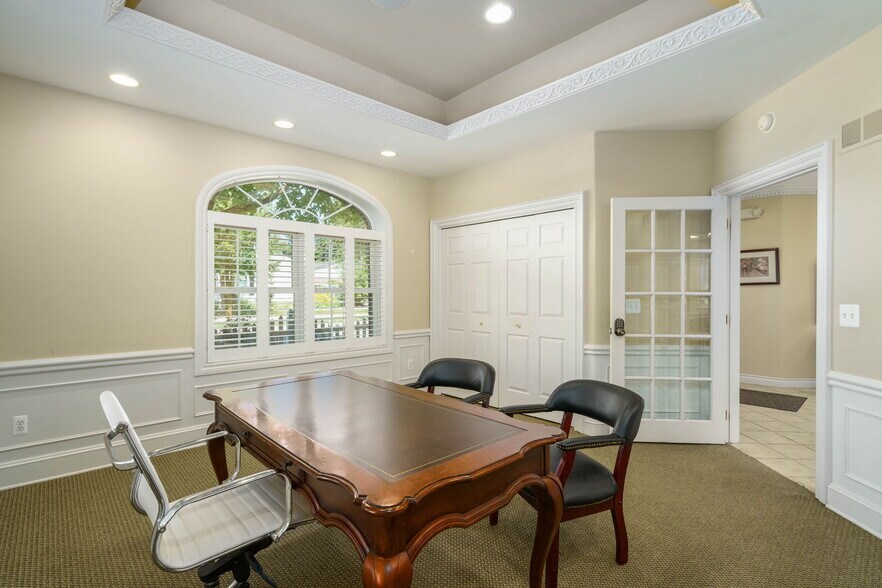 More Photos Of 206 E Liberty St, Milford Office For Sale