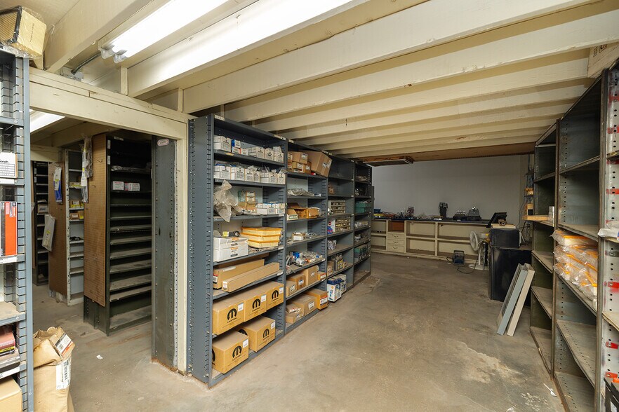 More Photos Of 890 N State Road 14, Harper Auto Dealership For Sale