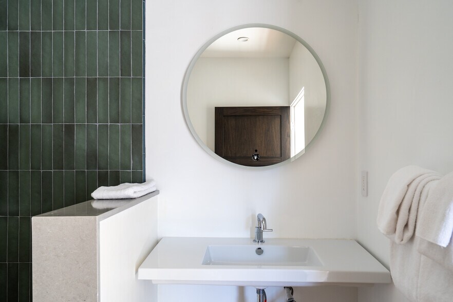 More Photos Of 310 Johnson St, Santa Fe Specialty For Sale