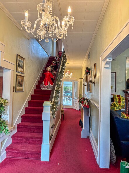 More Photos Of 945 E Broadway St, Fort Meade Specialty For Sale