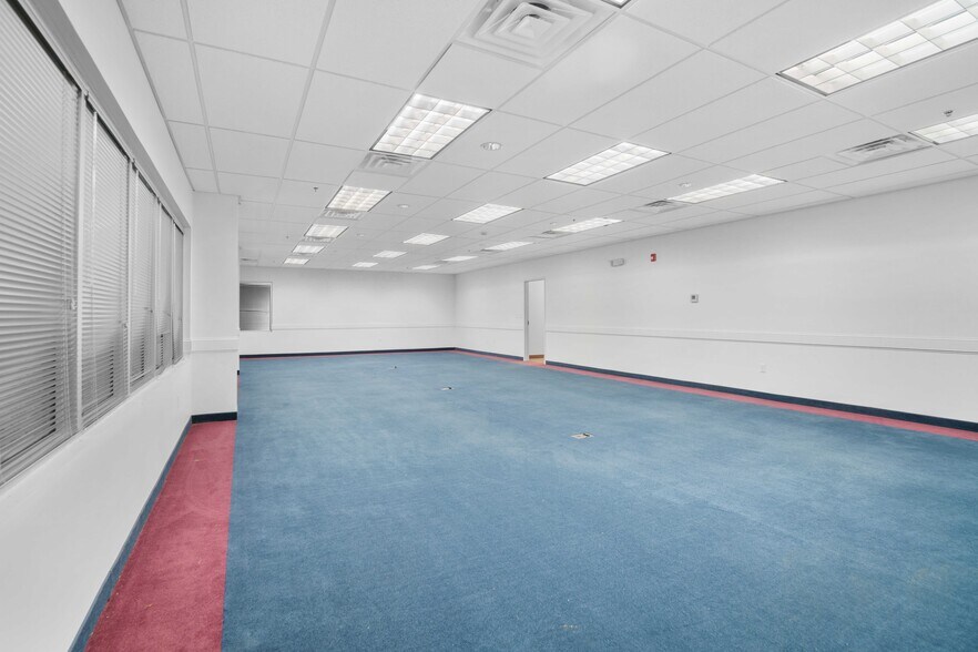 More Photos Of 46650 Corporate Dr, Lexington Park Office For Sale