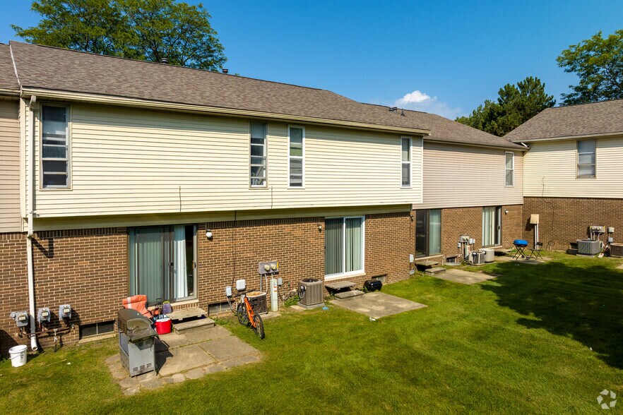 More Photos Of 5238 Dunn Hill Dr, Grand Blanc Apartments For Sale