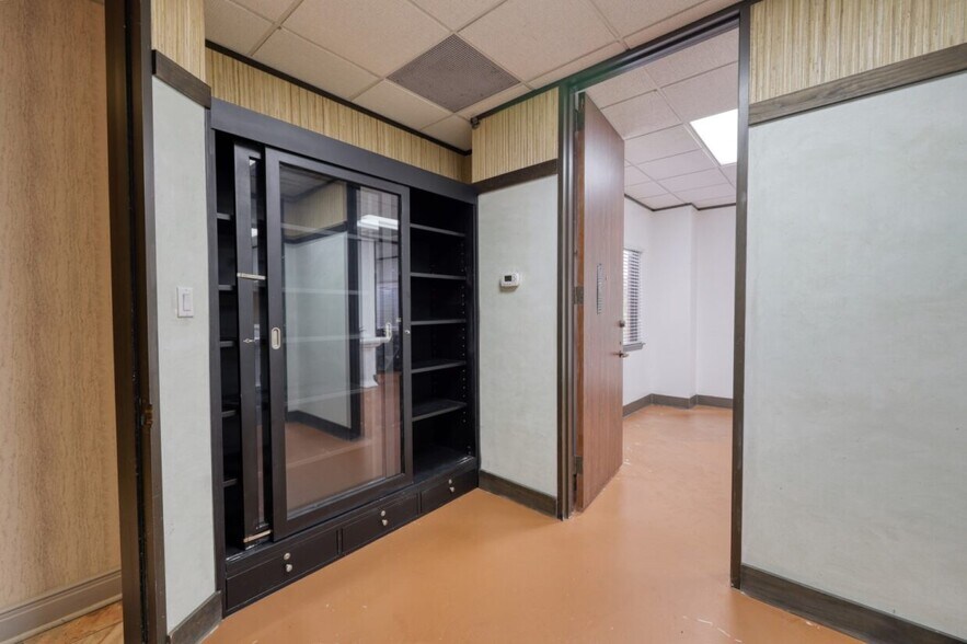 More Photos Of 13409 NW Military Hwy, Shavano Park Office For Lease