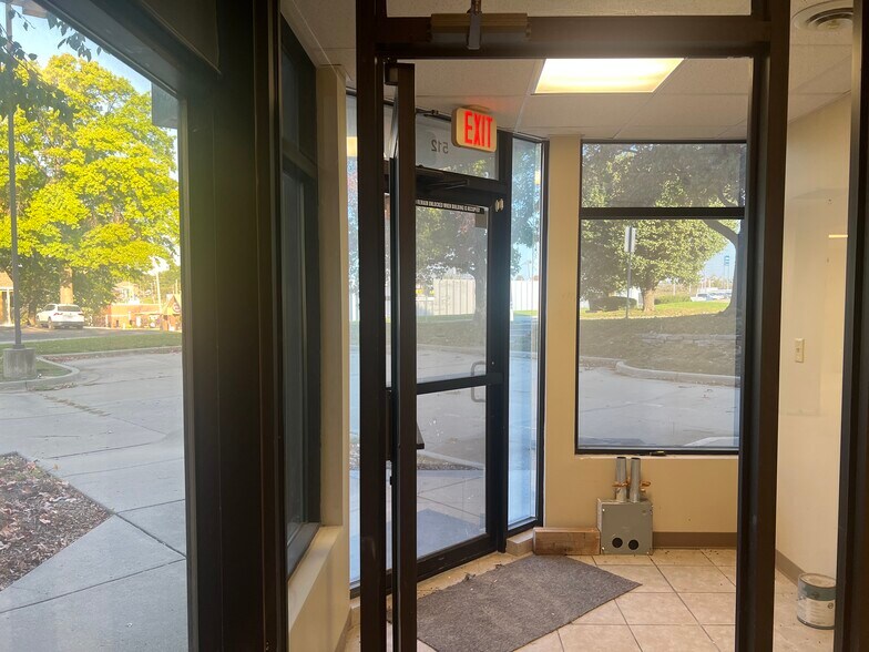 More Photos Of 510-512 NW Mock Ave, Blue Springs Medical For Lease