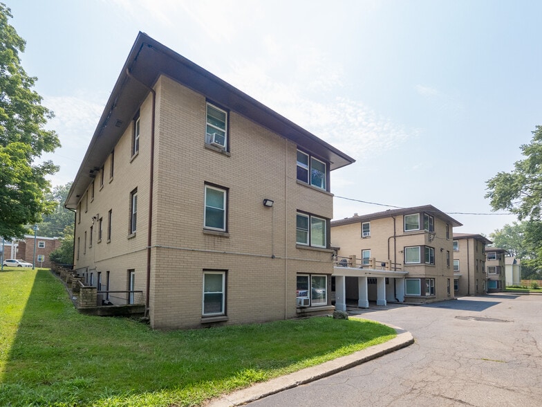 More Photos Of 503 N Riverview Dr, Parchment Apartments For Sale