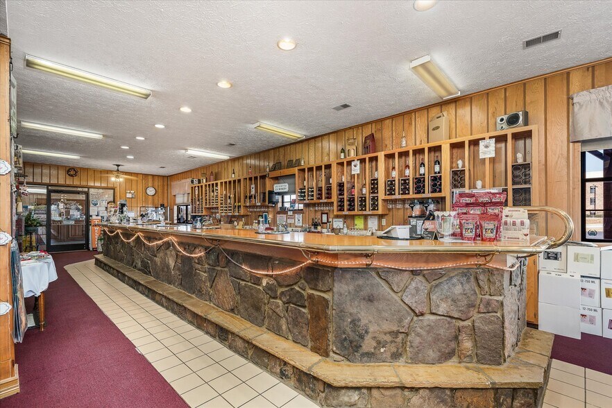 More Photos Of 78 Chestnut Hill Rd, Crossville Freestanding For Sale