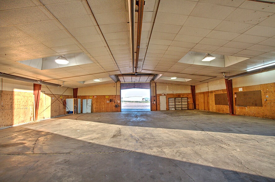 More Photos Of 225 West St, Evanston Light Manufacturing For Sale