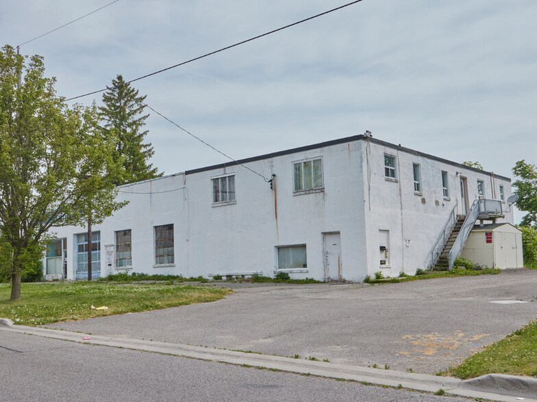 More Photos Of 349 King St W, Oshawa Freestanding For Sale