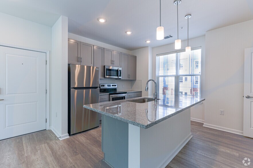 More Photos Of 5401 Commonwealth Centre Pky, Midlothian Apartments For Sale