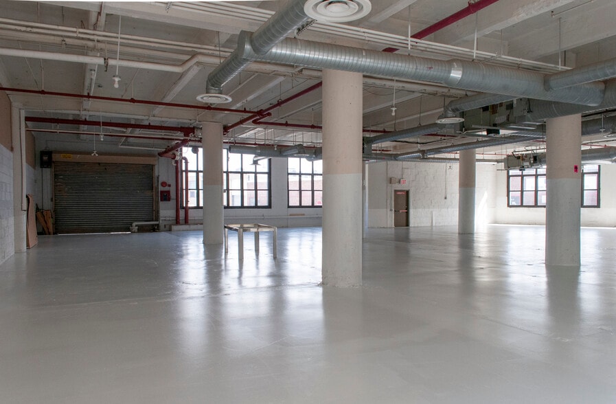 More Photos Of 47-32 Austell Pl, Long Island City Warehouse For Lease