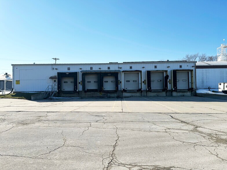 More Photos Of 823 N Cedar St, Monticello Industrial For Lease
