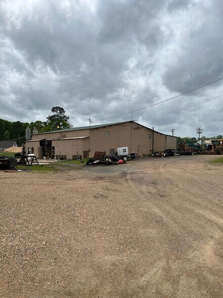 More Photos Of 7369 Highway 167 S, Winnfield Lumberyard For Sale