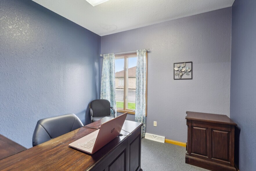 More Photos Of 819 Southwestern Run, Youngstown Medical For Sale