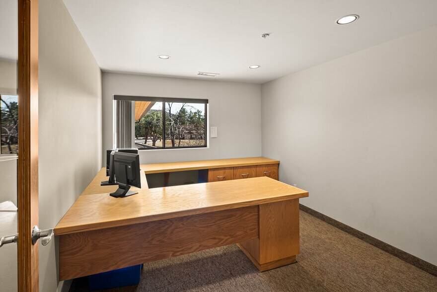 More Photos Of 75 Kallof Pl, Sedona Loft Creative Space For Lease