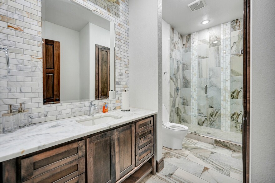 More Photos Of 4313 N County Rd W, Odessa Office For Sale