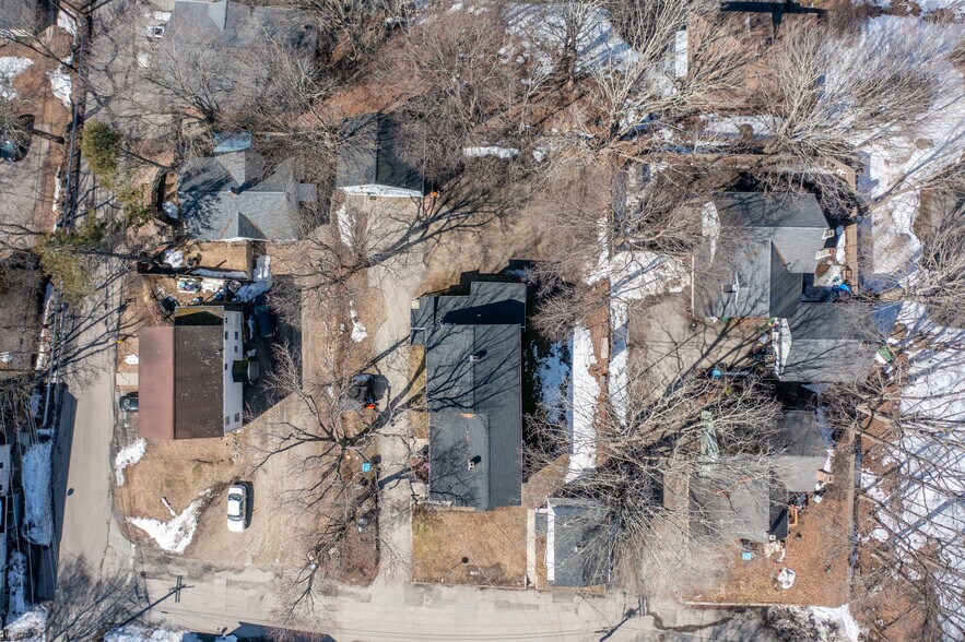 More Photos Of 2 Lyon St, Putnam Apartments For Sale