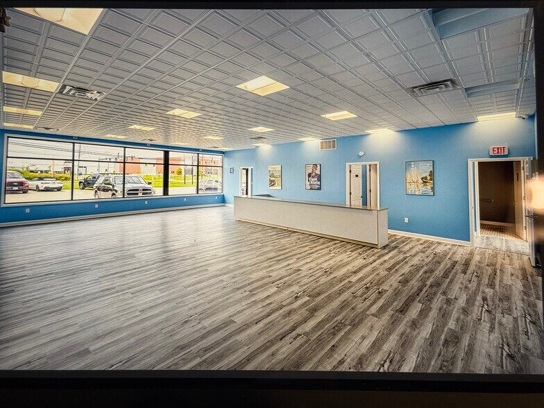 More Photos Of 2540 Hamburg Tpke, Lackawanna Office For Lease