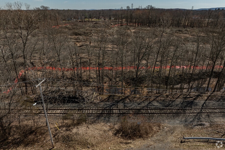 More Photos Of 171 Bracken Rd, Montgomery Manufacturing For Sale