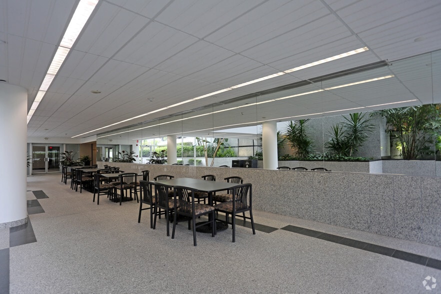 More Photos Of 6000 Midlantic Dr, Mount Laurel Unknown For Lease