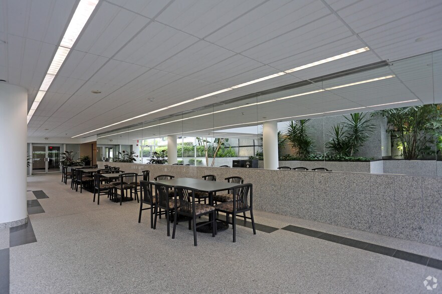 More Photos Of 8000 Midlantic Dr, Mount Laurel Office For Lease