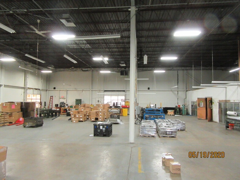 More Photos Of 4629 Crossroads Park Dr, Liverpool Light Distribution For Lease