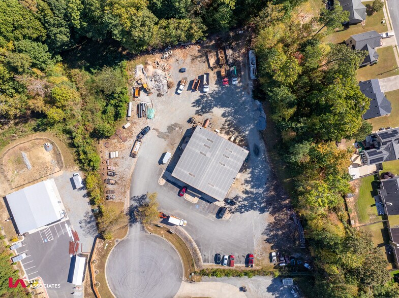 More Photos Of 210 Holt Rd, Acworth Industrial For Lease