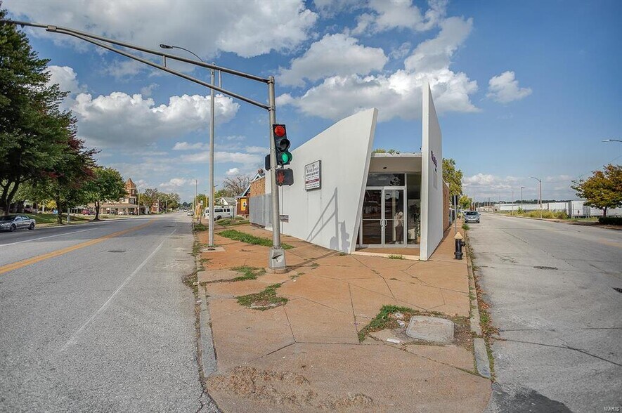 More Photos Of 8400 N Broadway, Saint Louis Religious Facility For Sale