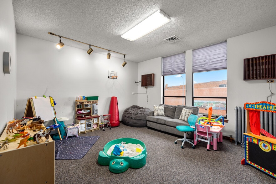 More Photos Of 17 2nd St E, Kalispell Storefront Retail Office For Sale