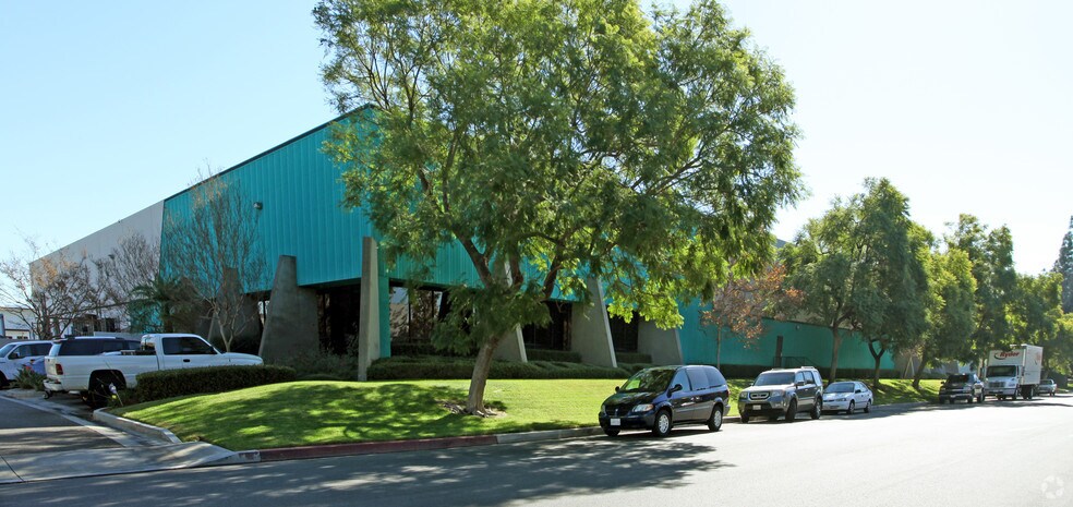 Primary Photo Of 2341 N Pacific St, Orange Warehouse For Lease