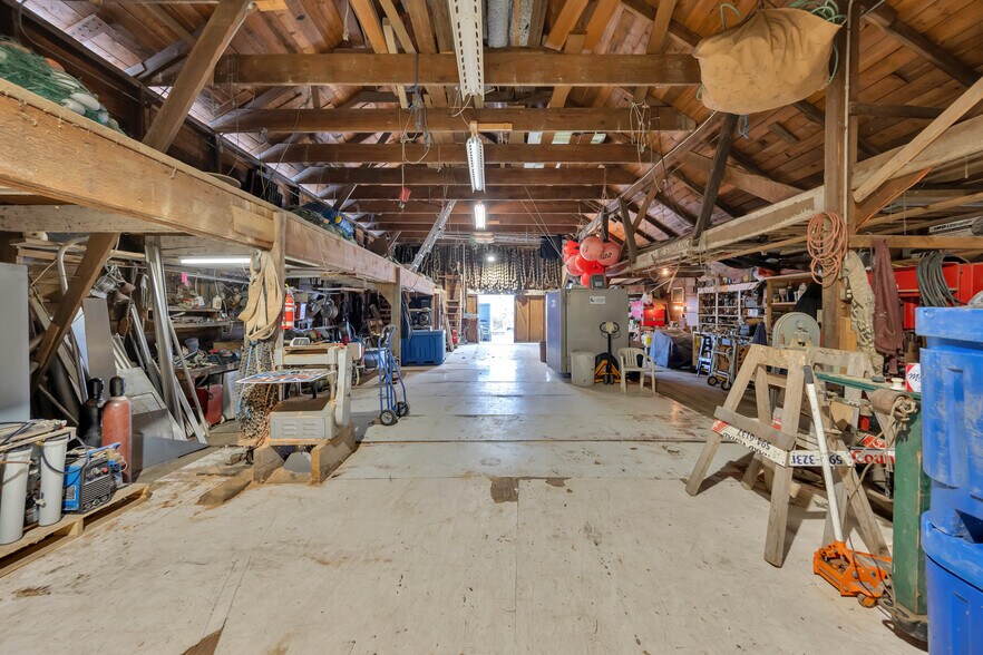 More Photos Of 9505 Gunderson Rd, Delta Industrial For Sale