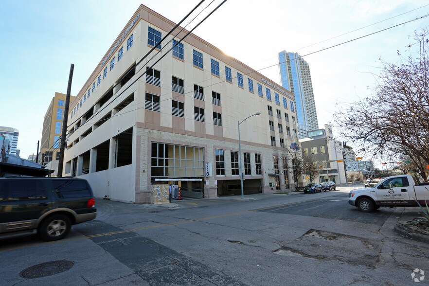 More Photos Of 610 W 5th St, Austin Office For Lease