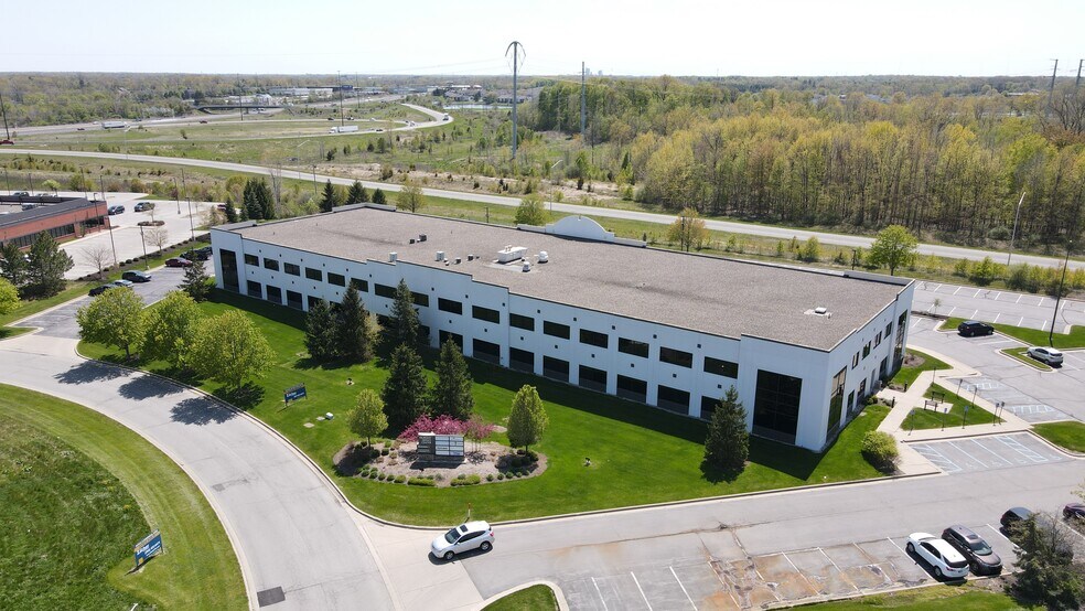 More Photos Of 2720 Dupont Commerce Ct, Fort Wayne Office For Lease