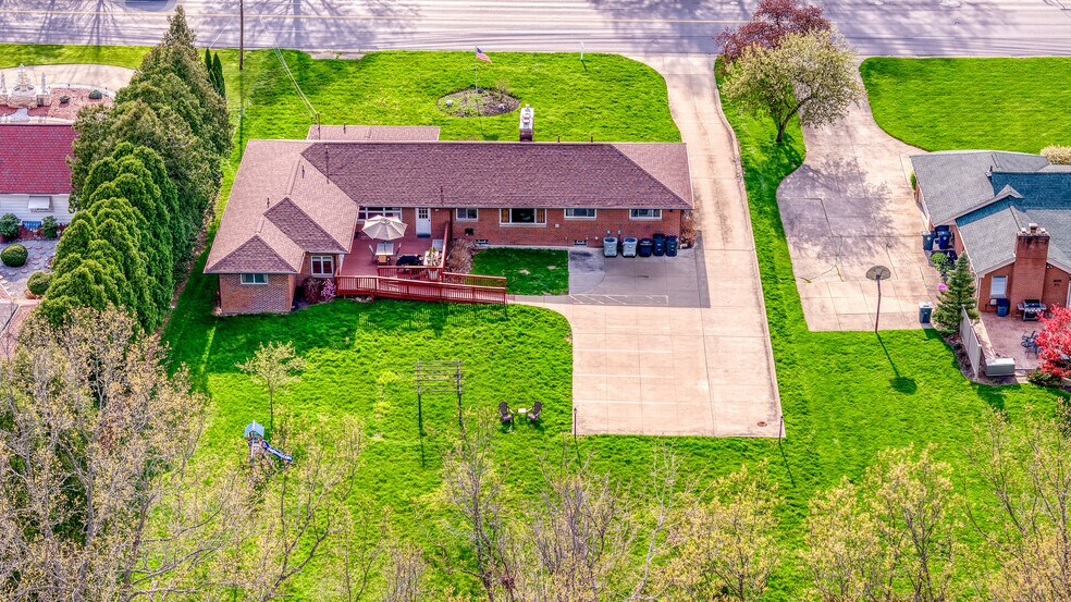 More Photos Of 327 S Miller Rd, Fairlawn Assisted Living For Sale