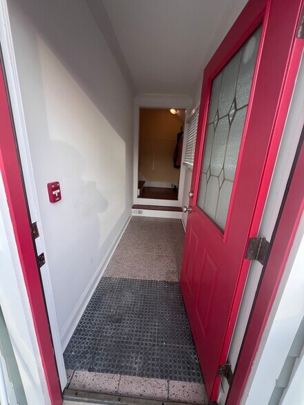 More Photos Of 735 Broad St, Shrewsbury Office Residential For Sale