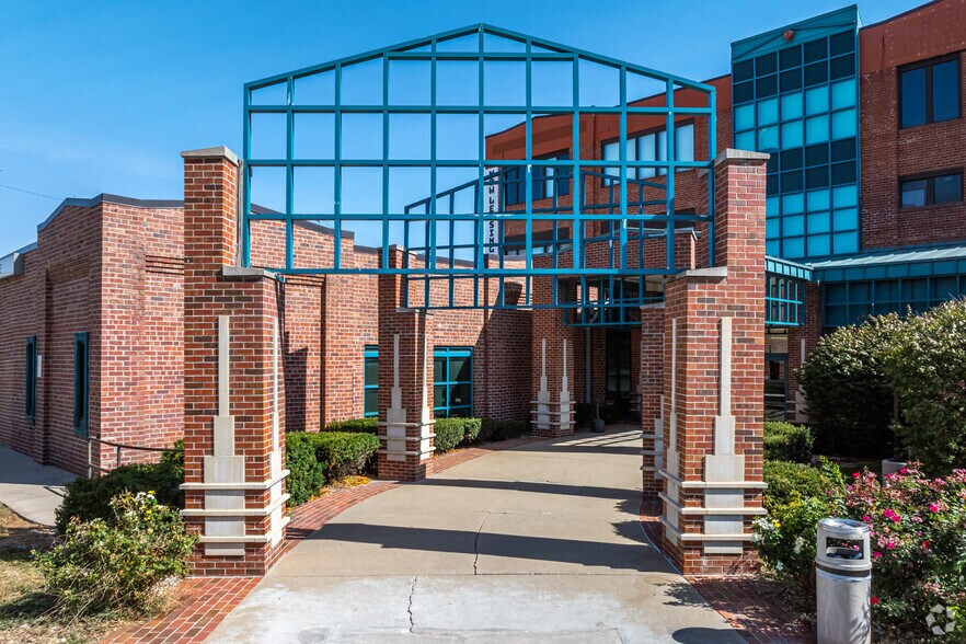 More Photos Of 1100 N 2nd St, Leavenworth Apartments For Sale