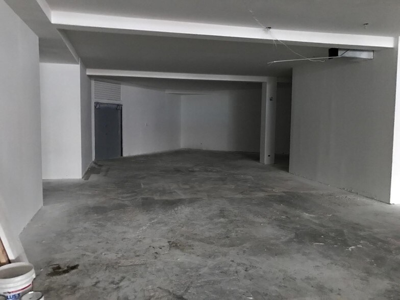 More Photos Of 3430 W Diversey Ave, Chicago Coworking Space