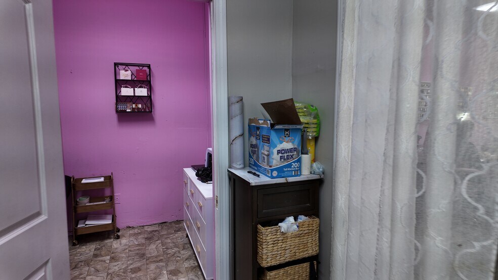 More Photos Of 2401 W Cervantes St, Pensacola General Retail For Sale