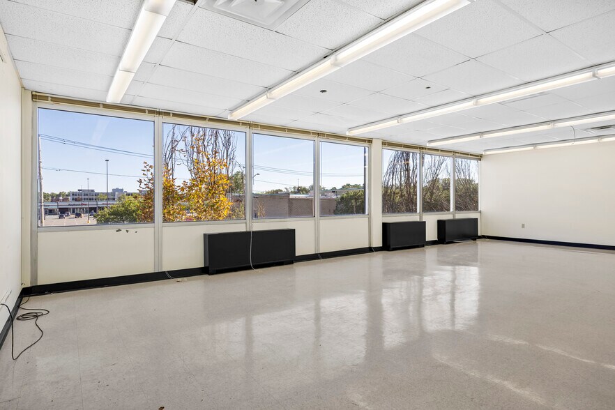More Photos Of 30-32 N Russell Rd, Albany Office For Sale