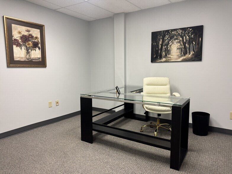 More Photos Of 600 Lorna Sq, Birmingham Coworking Space