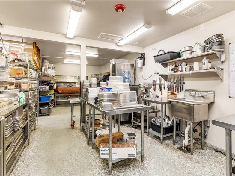 More Photos Of 121 E 2nd Ave, Niwot Restaurant For Sale