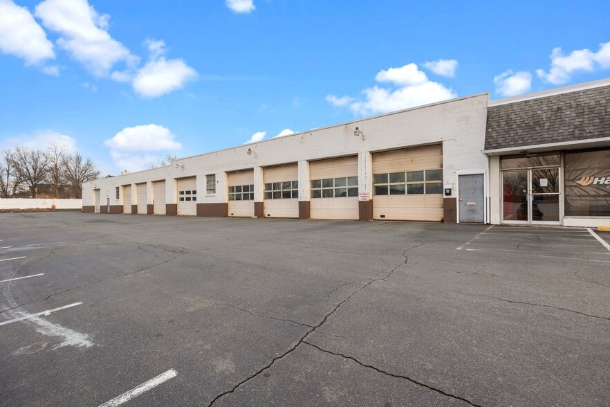 More Photos Of 1010 Spruce St, Lawrenceville Warehouse For Sale