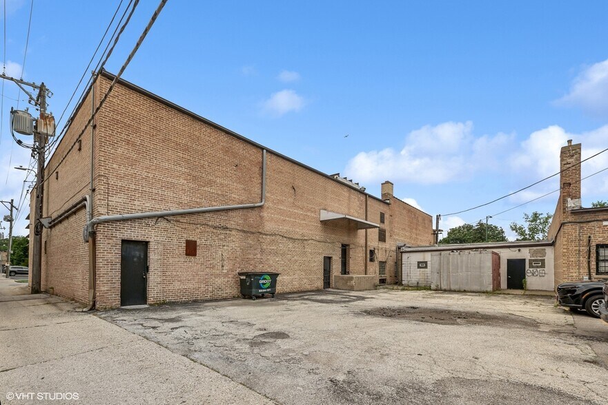 More Photos Of 3449-3453 W Peterson Ave, Chicago Storefront For Sale