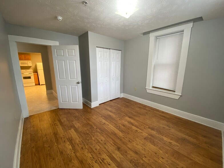 More Photos Of 444 High St, Morgantown Storefront Retail Residential For Lease