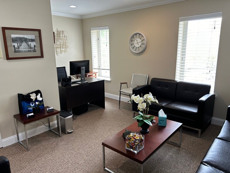 More Photos Of 1 Bethany Rd, Hazlet Office For Lease